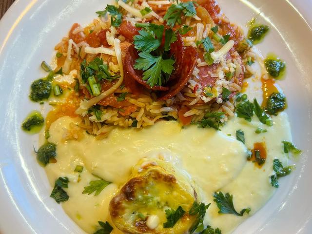 Prato montado com legumes e creme (Instagram da casa)